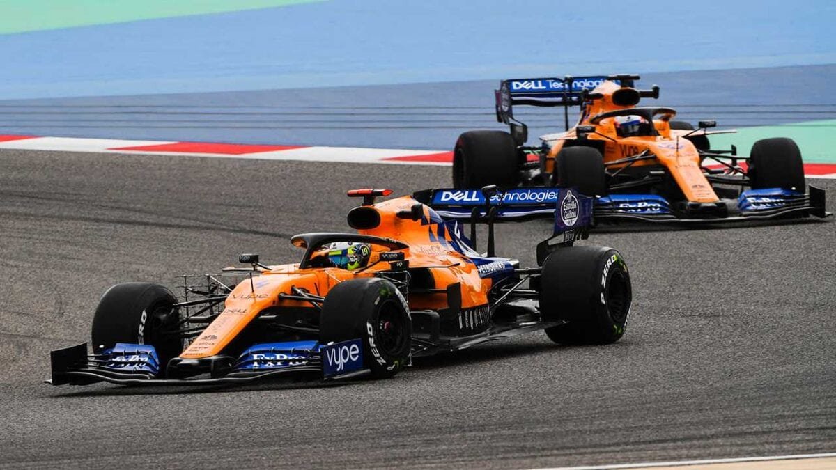 lando norris mclaren mcl34 and carlos sainz jr mclaren mcl341 McLaren может создать собственный двигатель для гонок