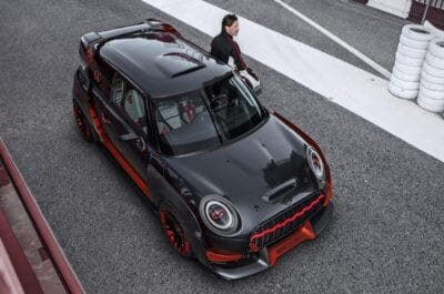 beshenyj mini jcw gp gotov k vyhodu na trek foto 5e6a20ba58ae1 Бешеный MINI JCW GP готов к выходу на трек (Фото)