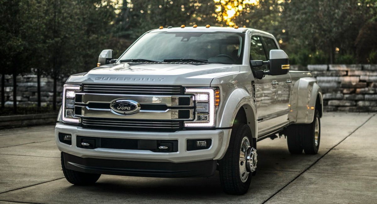 ford f 450 limited samyj roskoshnyj pikap v mire 5e6a14451ee03 Ford F-450 Limited, самый роскошный пикап в мире