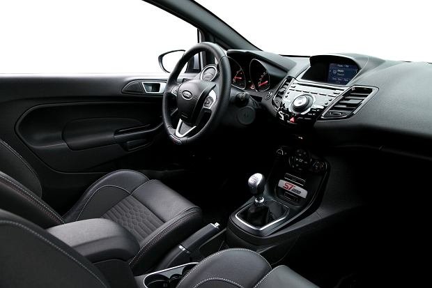 Салон Ford Fiesta ST 200