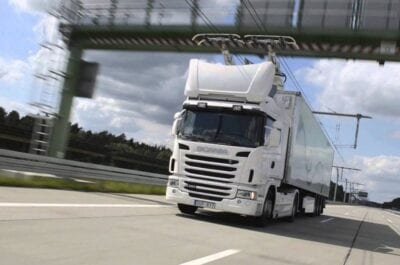 gruzovye elektromobili ili kak nemczy iz gruzovikov hotyat sdelat trolejbusy i vypustit ih na avtobany 5e6a288d20b07 Грузовые электромобили, или как немцы из грузовиков хотят сделать тролейбусы и выпустить их на автобаны