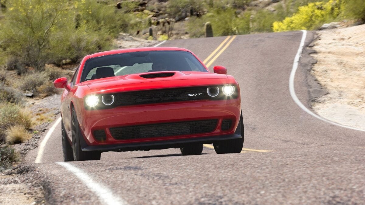 maslkary dodge challenger hellcat i chetyrehdvernyj dodge charger 2017 goda imeyut neispravnosti kotorye podvergayut opasnosti voditelya i passazhirov 5e6a265d8b311 Маслкары Dodge Challenger Hellcat и четырехдверный Dodge Charger 2017 года имеют неисправности, которые подвергают опасности водителя и пассажиров