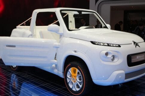 Модный электрический кросс-кабриолет Citroen E-Mehari by Courreges — авто от-кутюр