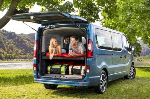 Новый автомобиль Opel Vivaro Life — «двухспальная кровать» на колесах для длительных поездок