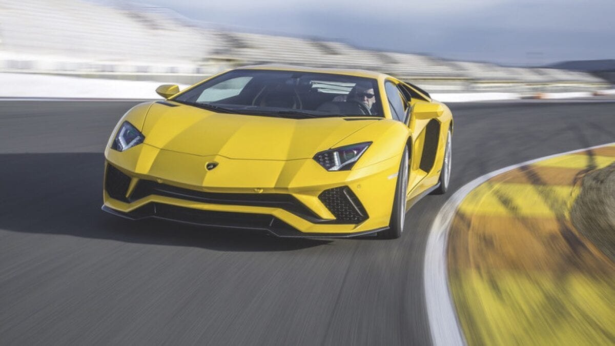 novyj lamborghini aventador s diko sportivnyj avtomobil 5e6a3065a557b Новый Lamborghini Aventador S: дико-спортивный автомобиль