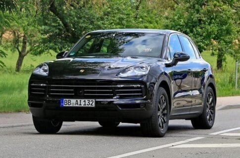 Новый Porsche Cayenne — фото без маскировочного камуфляжа