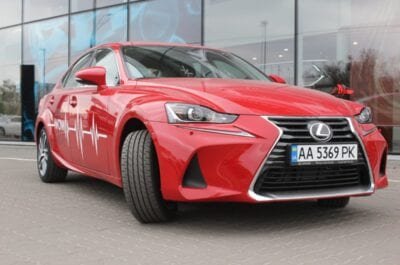 obzor lexus is 200t aktivnyj biznes sedan foto 5e6df9575d882 Обзор Lexus IS 200t - активный бизнес-седан (фото)