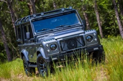 pererabotannyj vnedorozhnik land rover defender kingsman nastoyashhij brutalnyj offroad foto avtomobilya 5e6a251386e51 Переработанный внедорожник Land Rover Defender Kingsman - настоящий брутальный оффроад (фото автомобиля)