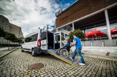 peugeot razrabotal speczialnuyu versiyu boxer dlya perevozki lyudej s ogranichennymi fizicheskimi vozmozhnostyami 5e6a132c8a663 Peugeot разработал специальную версию Boxer для перевозки людей с ограниченными физическими возможностями