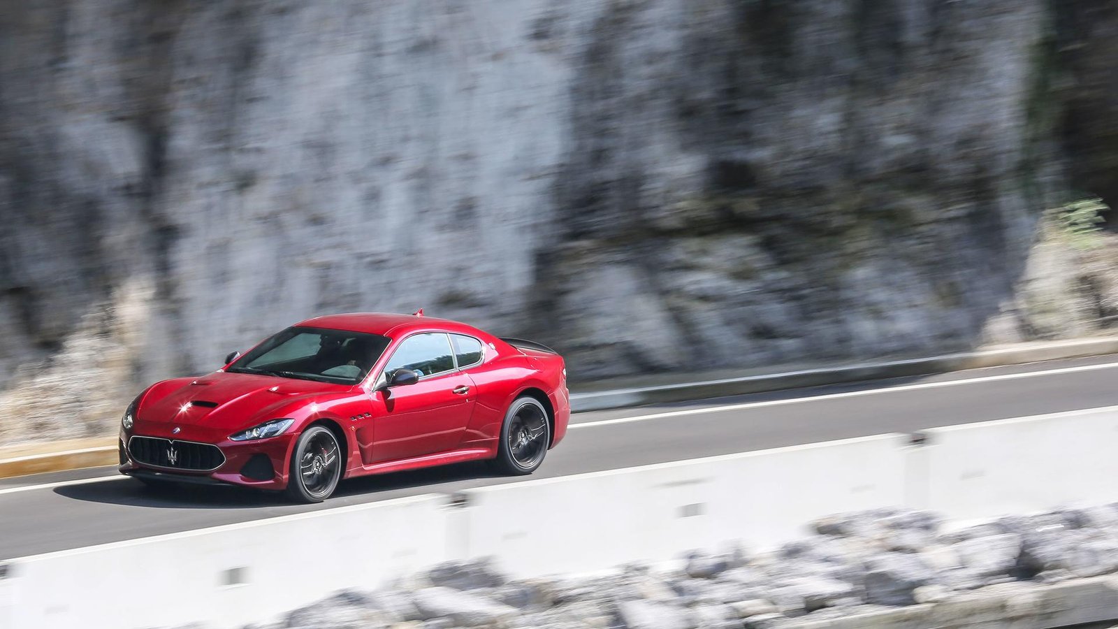 test drajv maserati granturismo 2018 potryasayushhee vozrozhdenie 5e6dde0d84270 Тест-драйв Maserati GranTurismo 2018: потрясающее возрождение