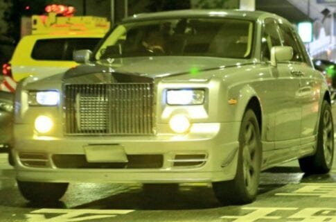 В Японии появился уникальный Rolls-Royce Phantom с двигателем от Toyota Supra (фото, видео)