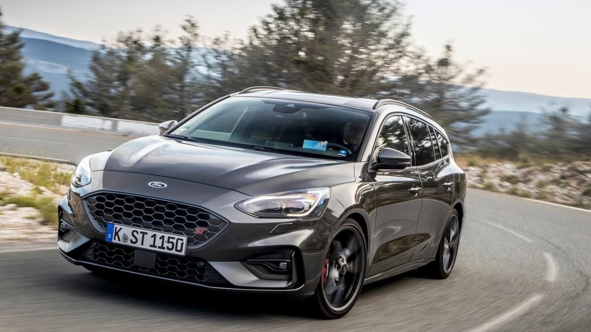 ford focus st wagon 2020 Ford Focus ST - очень задорный и с низким расходом топлива