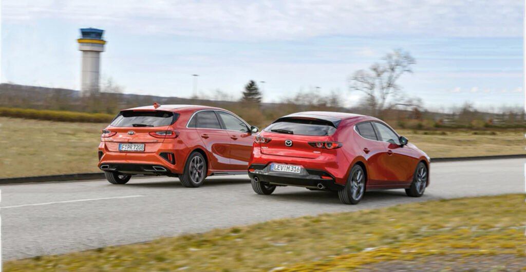 Сравнение - Kia Ceed против Mazda 3