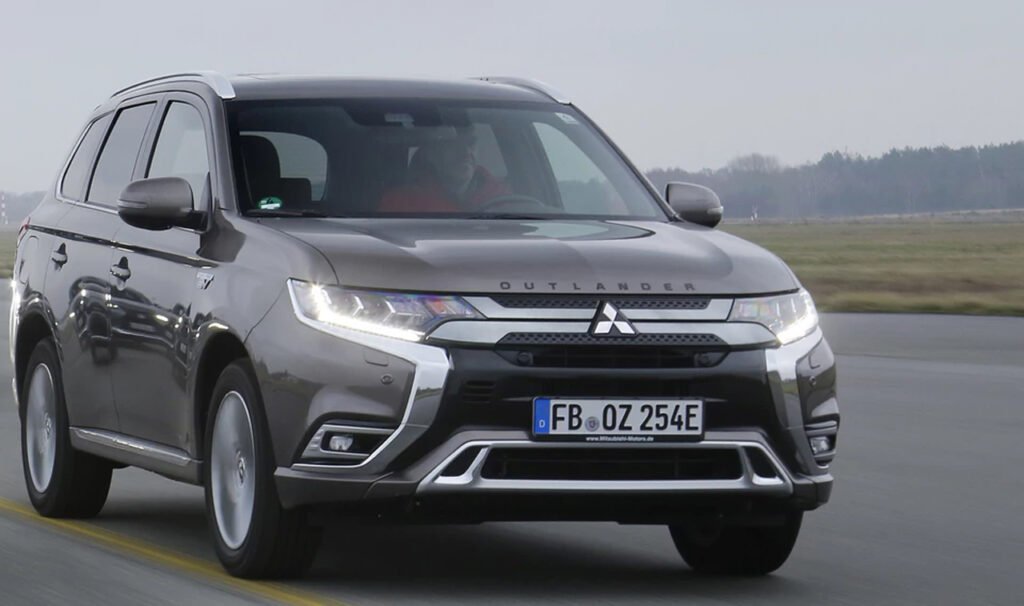 Тест драйв Mitsubishi Outlander PHEV 2020