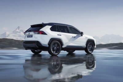 toyota rav4 Toyota Rav-4 один из самых популярных внедорожников в мире - продано уже более 10 миллионов