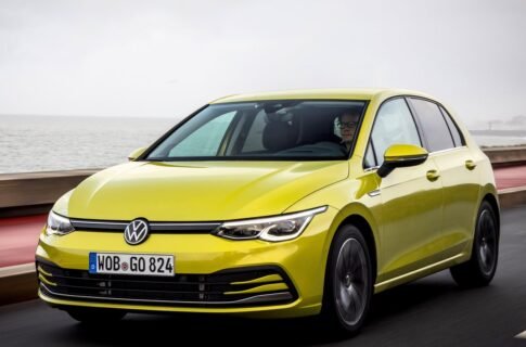 Тест-драйв Volkswagen Golf 1.5 eTSI DSG