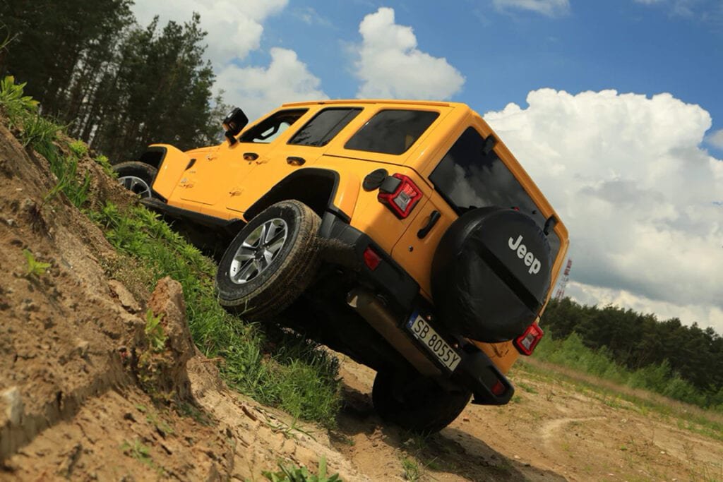 jeep wrangler unlimited sahara 9 1 Jeep Wrangler Unlimited Sahara - спутник летнего приключения