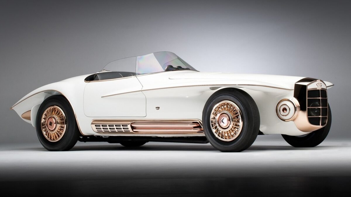 1965 mercer cobra roadster1 Кольорові метали, гібридні авто і 12,8 секунд до 300 км