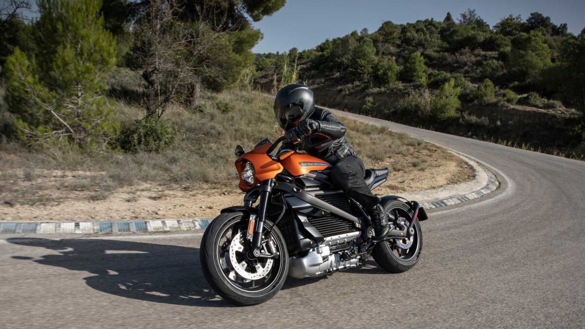 harley davidson livewire1 Байкер проехал от Мексики до Канады на электрическом Harley-Davidson