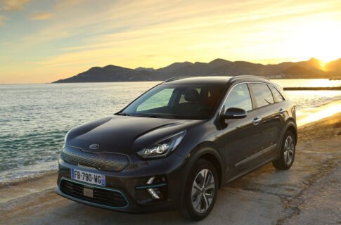 Тест-драйв электро кроссовера Kia e-Niro