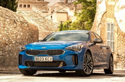 Kia Stinger 2.0 T-GDI GT Line — визитная карточка бренда