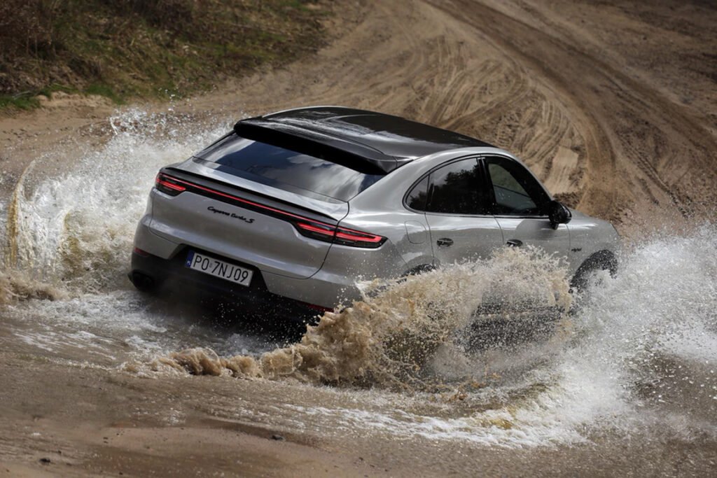 Тест драйв Porsche Cayenne Turbo S e-hybrid Coupe