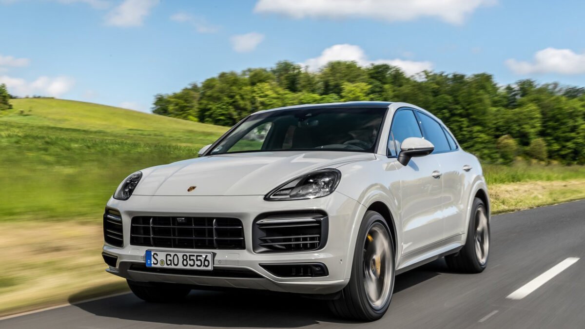 porsche cayenne s coupe 2020 Тест-драйв Porsche Cayenne Turbo S e-hybrid Coupe - способный зверь