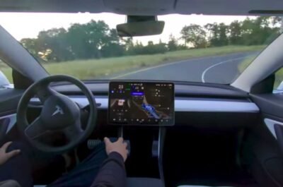 tesla stala robotom pochti1 Маск пообещал выпустить полностью рабочий автопилот до конца года